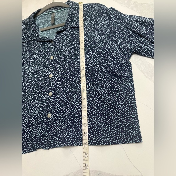 Anthropologie long sleeve button down women’s navy blue top size medium - Picture 6 of 6